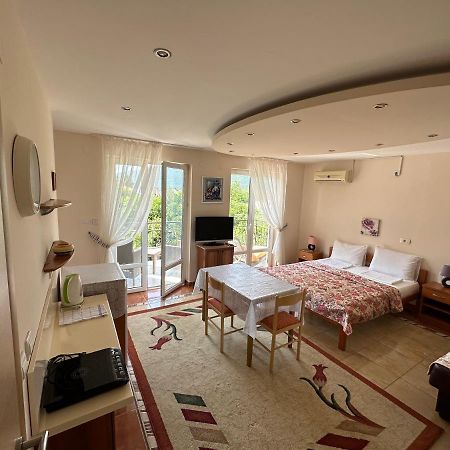 Villa Alla Bed And Breakfast Herceg Novi Exteriér fotografie