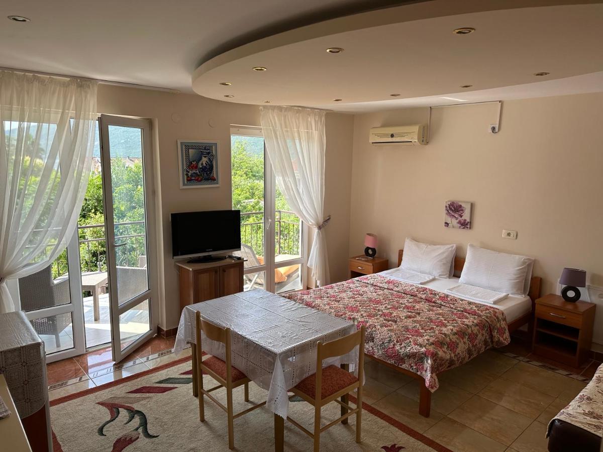 Villa Alla Bed And Breakfast Herceg Novi Exteriér fotografie